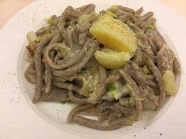 Pizzoccheri lezzetli bir tabak