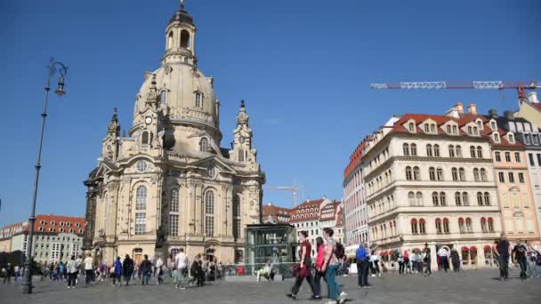 Catedral Frauenkirche Dresden Alemanha Verão Dia Ensolarado Agachamento Turistas — Vídeo de Stock