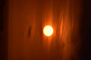 Altın gökyüzü günbatımı