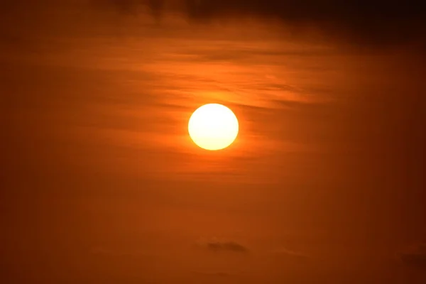 O pôr-do-sol dourado em Baldwin Hills Overlook — Fotografia de Stock