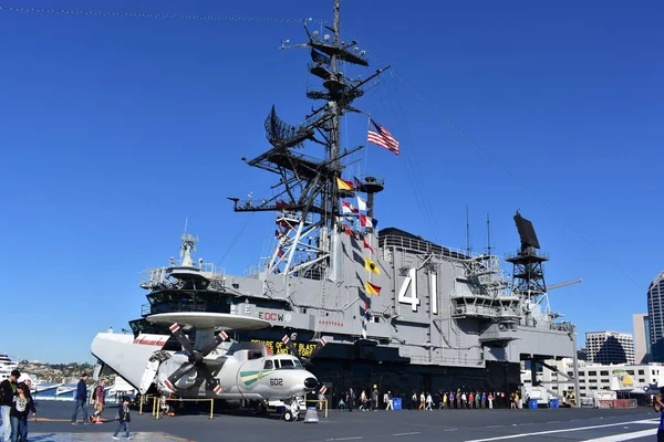 San Diego, Kalifornie - Usa - Dec 04,2016 - Uss Midway letadel — Stock fotografie