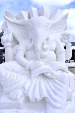 Breckenridge, Colorado, ABD: Ocak 28, 2018: 2018 Lord Ganesha kar heykel takım Türkiye tarafından