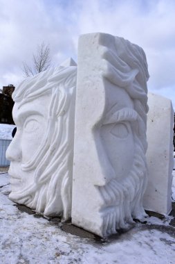 Breckenridge, Colorado, ABD: 28 Ocak 2018: kendimizi bulmak için heykel 2018 kar