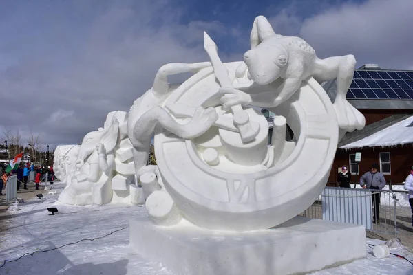 Breckenridge, Colorado, EUA: 28 de janeiro de 2018: Campeonato de Escultura de Neve no Tempo pela Equipe Mongólia — Fotografia de Stock