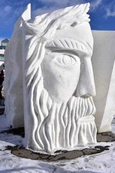 Breckenridge, Colorado, USA: Jan 28, 2018: Inside the snow sphere is the "locked chest!" Snow Sculpture 2018 — Stock Photo, Image