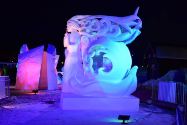 Breckenridge, Colorado, ABD: Ocak 28, 2018:2018 gizli gece kar heykel takım Moğolistan tarafından