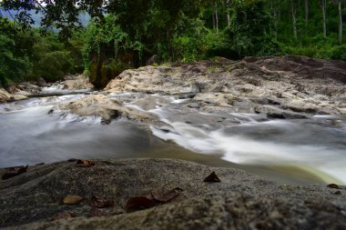 Tamilnadu 'daki Kurangani Kottakudi Nehri