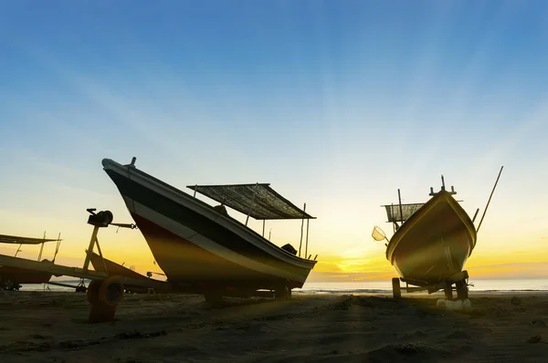 Amazing sunrise at beserah beach — Stock Photo, Image