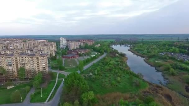 Ucrânia, Krivoy Rog, Damansiy distrito, Voar — Vídeo de Stock
