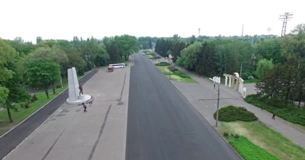 Monument voor de dode deelnemers van de antiterroristische operatie. Oekraïne 3 — Stockvideo