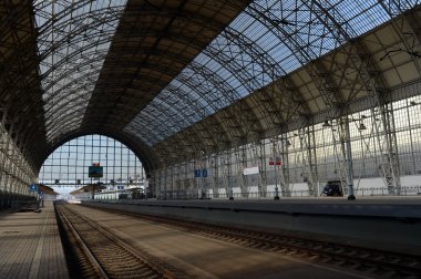  Kiev tren istasyonu açılış aşamasında.