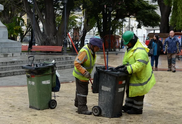 Środki do czyszczenia śmieci w Punta Arenas. — Zdjęcie stockowe