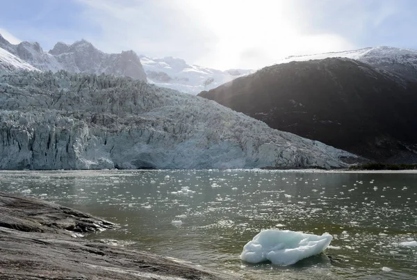 Glaciar Pia en el archipiélago de Tierra del Fuego . — Foto de Stock