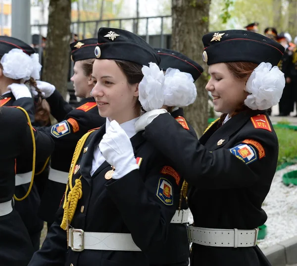 Mädchen-Kadetten des Kadettenkorps der Polizei. — Stockfoto