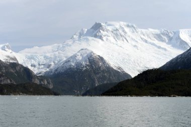  Tierra del Fuego adalar buzulda Pia.