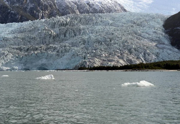 Glaciar Pia en el archipiélago de Tierra del Fuego . — Foto de Stock