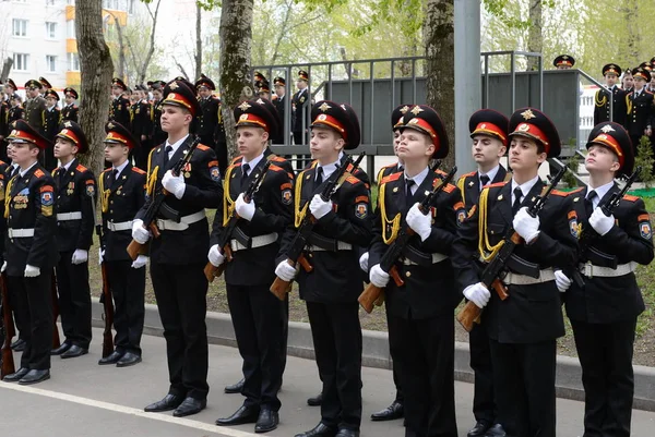 Desfile no corpo de cadetes da polícia . — Fotografia de Stock