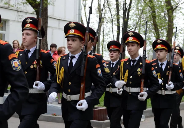 Desfile no corpo de cadetes da polícia . — Fotografia de Stock