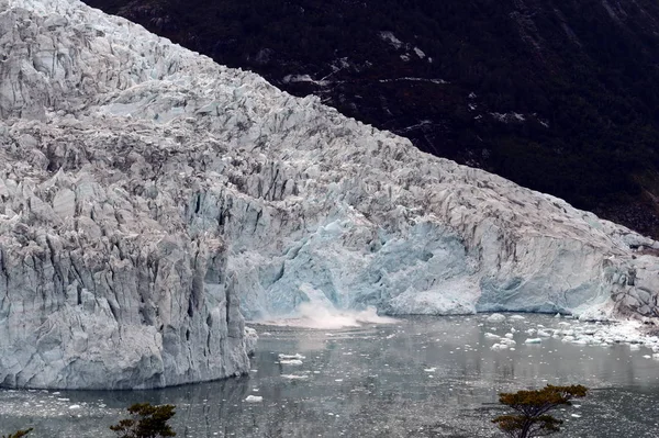 Παγετώνας πια στο αρχιπέλαγος της Tierra del Fuego. — Φωτογραφία Αρχείου