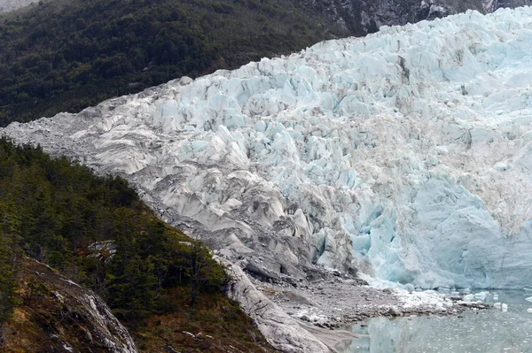 Pia gletsjer op de archipel van Tierra del Fuego. — Stockfoto