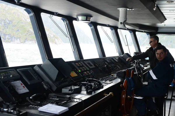 I kontrollrummet av passageraren fartyget "Via Australis" i ögruppen Tierra del Fuego. — Stockfoto
