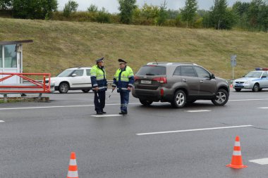  Trafik polisi 