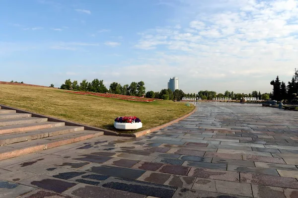 A praça com fontes na colina de Poklonnaya . — Fotografia de Stock