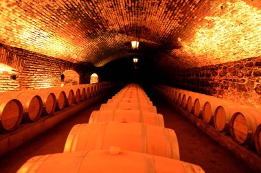  Şarap fıçıları, şaraphane 