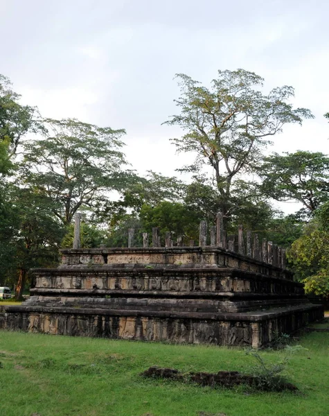 Kuninkaan palatsi Parakramabahu maailmanperintökaupunki Polonnaruwa.Polonnaruwa - keskiaikainen pääkaupunki Sri Lanka . — kuvapankkivalokuva