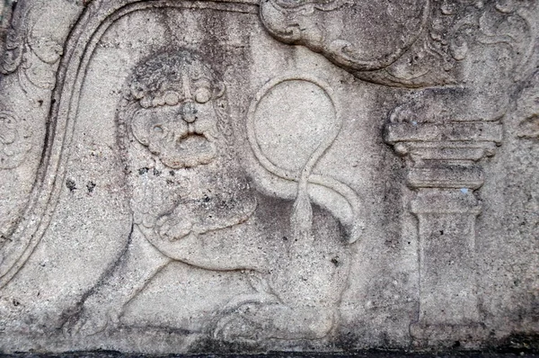 Koninklijk Paleis van koning Parakramabahu in de werelderfgoedstad Polonnaruwa.The Polonnaruwa - middeleeuwse hoofdstad van Sri Lanka. — Stockfoto