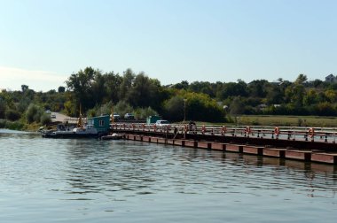 Pontoon bridge Kuzey Donets Nehri.