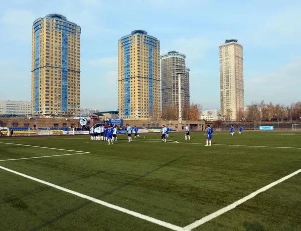 Le stade "Yantar" dans le quartier de Moscou de Strogino . — Photo