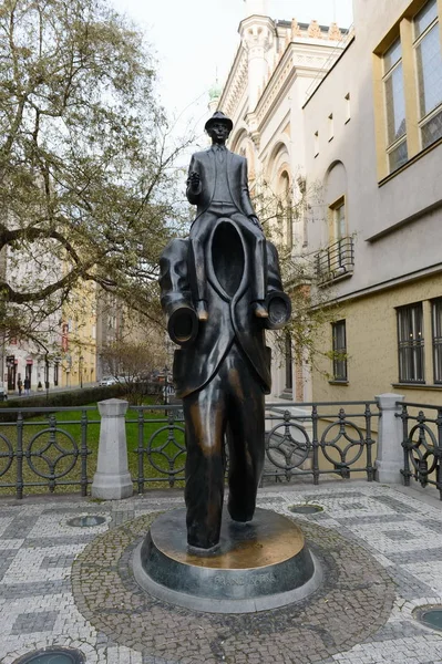 One of Prague's monuments to the great writer of the XX century, Franz Kafka. — Stock Photo, Image