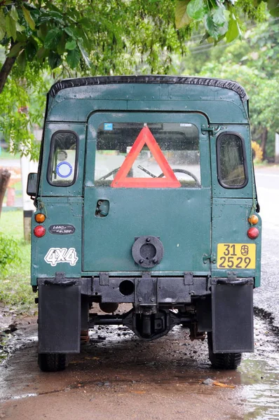 Jeep sull'isola di Ceylon . — Foto Stock