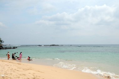 Hint Okyanusu sahilde.