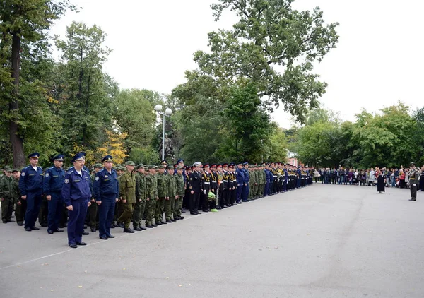 Costruzione solenne nella prima scuola militare di Mosca . — Foto Stock