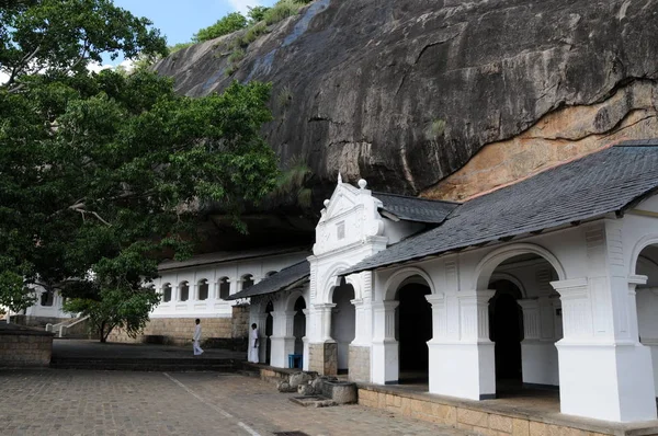 Buddish Cave Temple Dambulla, UNESCO Patrimonio de la Humanidad, región central de la isla de Sri Lanka . — Foto de Stock