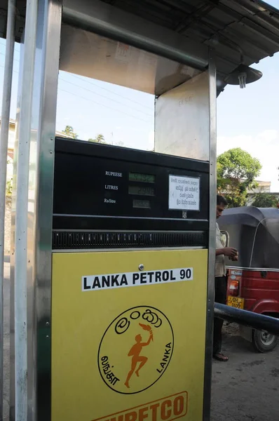 Eine Gassäule an der Tankstelle in Kandy. — Stockfoto