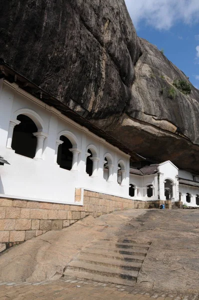 Templo budista en la roca . — Foto de Stock