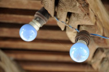 Ünlü Dambulla Mağara Tapınağı'nda Mavi Işık Ampüller.