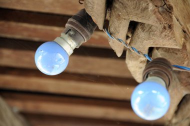 Ünlü Dambulla Mağara Tapınağı'nda Mavi Işık Ampüller.