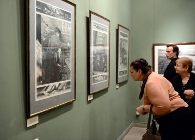  İzleyiciler, Moskova fuarında Sergei Andriyaka suluboya Gorokhovsky şeritte Okulu devlet.