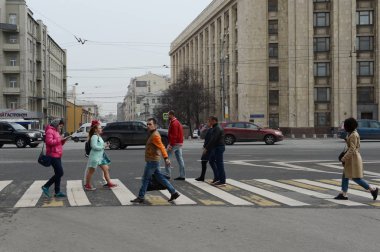  Yaya geçidi Smolensk Meydanı Moskova.