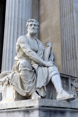  Avusturya Parlamentosu Binası karşı Romalı Tarihçi Tacitus heykeli.