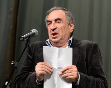  İyi bilinen Rus hicivci, yazar ve mizahçı Yefim Smolin.