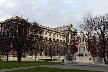  Wolfgang Amadeus Mozart Viyana Burggarten'ı Anıtı.