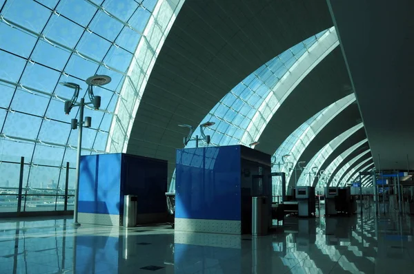 Modern Dubai airport. — Stock Photo, Image