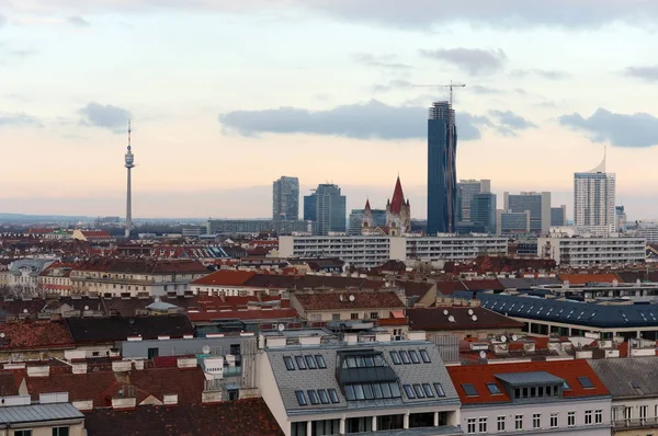 Wien - hauptstadt Österreichs. laut ergebnissen der forschungsagentur mercer belegt wien weltweit den ersten platz bei lebensqualität und wohnkomfort. — Stockfoto