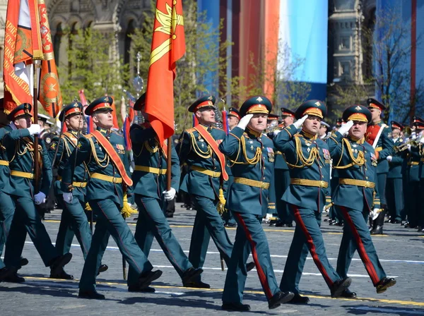Officers of the Combined arms Academy of the Armed Forces of the Russian Federation on the General parade rehearsal in red square in honor of Victory Day. — Stock Photo, Image