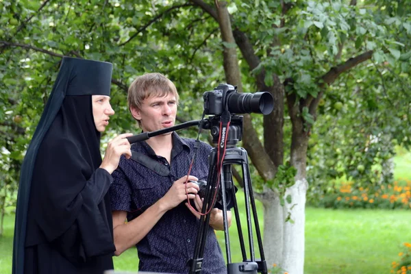 Instrukcja do fotografowania podczas procesji w klasztorze Wwiedienski Tolga. — Zdjęcie stockowe
